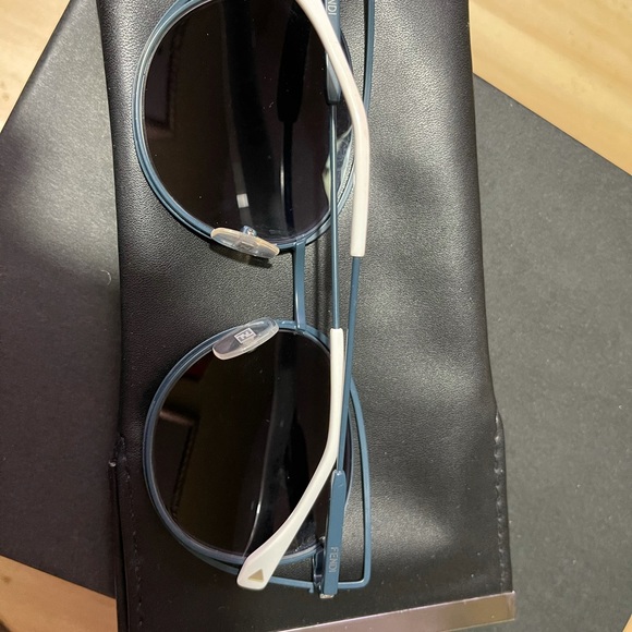 Fendi cat eye sunglasses with case main image 5
